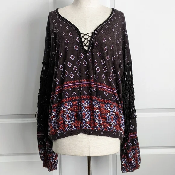 Free People Top Fringed Macrame Front Tie V-Neck Long Sleeve Black Multi L NWT - Picture 4 of 16